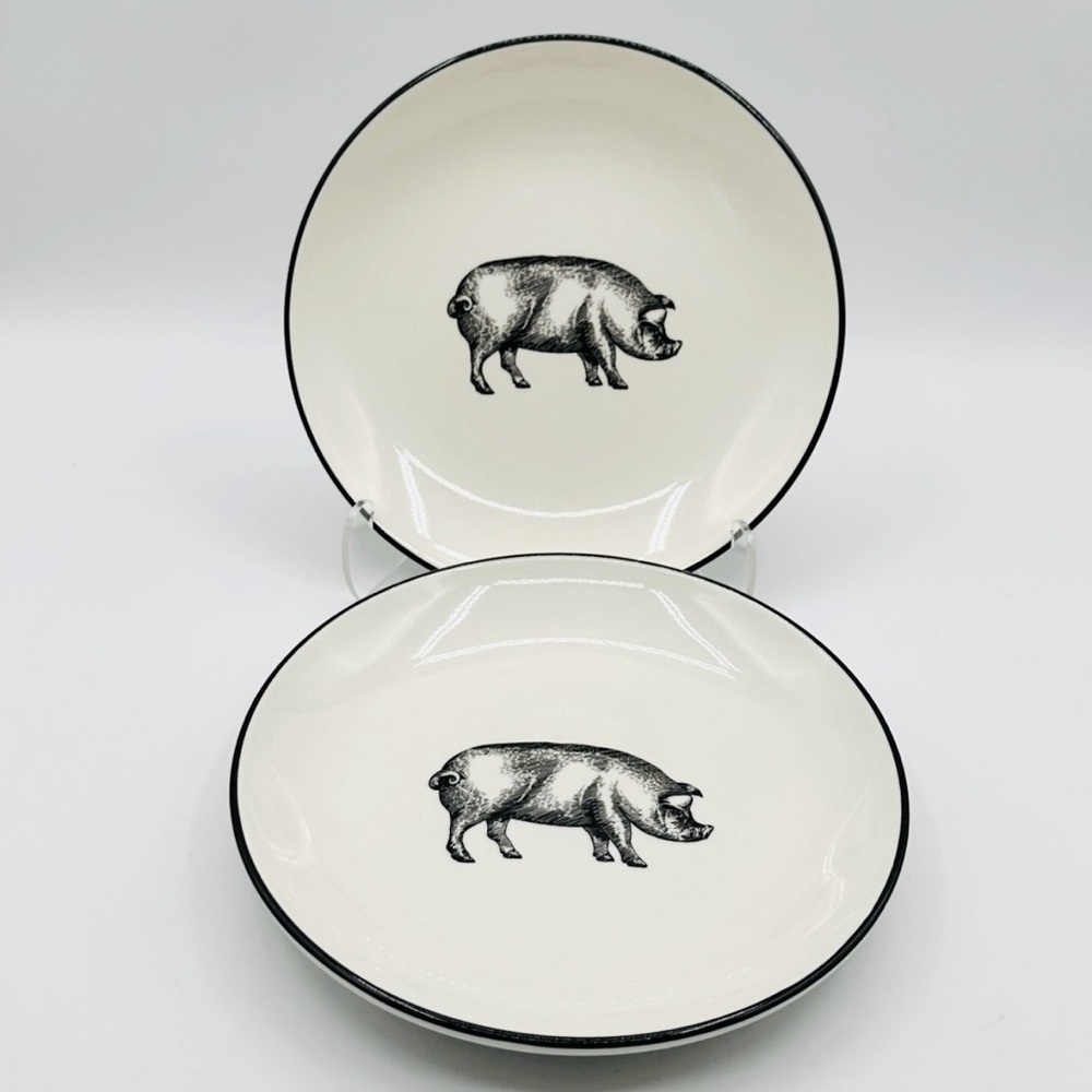 2 Harry & David Farmhouse Pig Plates. 7.25”